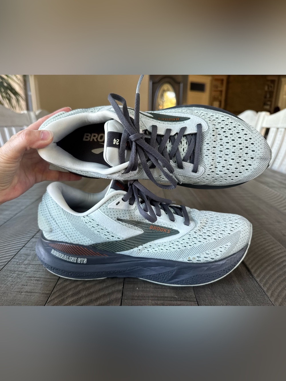 Brooks Adrenaline GTS 24 Running Shoes Women’s Size 9 (Medium B)